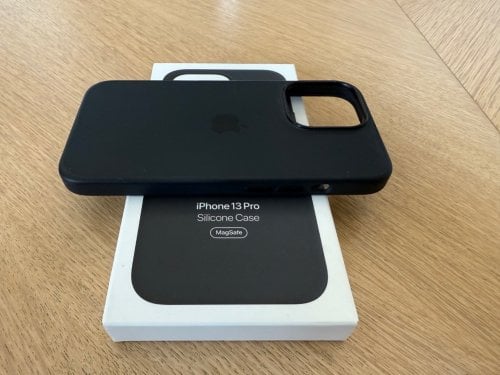 Περισσότερες πληροφορίες για "Apple Silicone Midnight - 13 Pro"