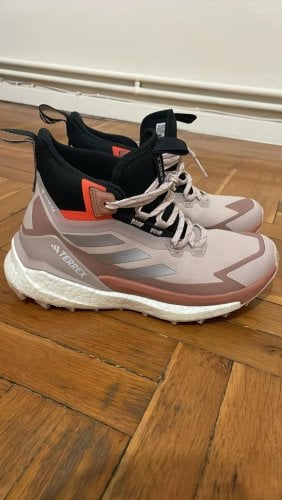 Περισσότερες πληροφορίες για "Adidas core terrex Γυναικεία"