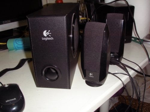 Περισσότερες πληροφορίες για "logitech s220"