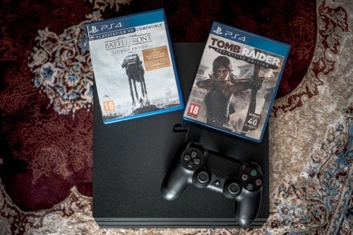 Περισσότερες πληροφορίες για "PS4 Pro CUH-7116B 500GB SSD + 2 Games"