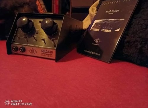 Περισσότερες πληροφορίες για "Universal Audio Solo 610 tube preamp"