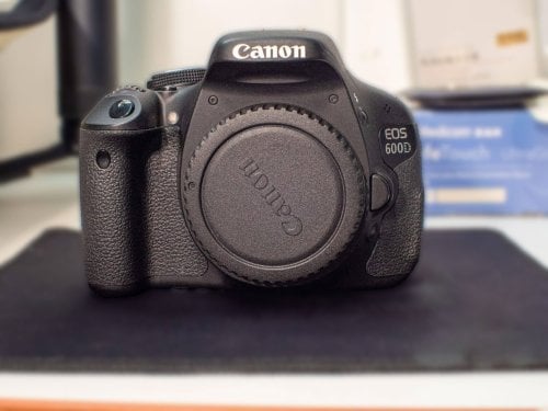 Περισσότερες πληροφορίες για "Canon 600d"