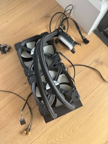 Περισσότερες πληροφορίες για "Corsair Hydro Series H100i PRO RGB AIO"