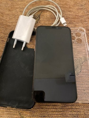 Περισσότερες πληροφορίες για "iPhone 11 Pro gold"