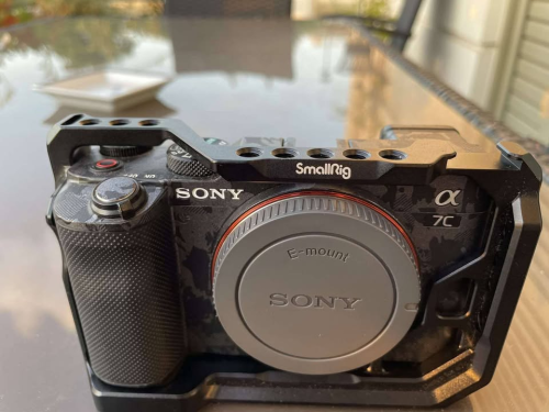Περισσότερες πληροφορίες για "Sony A7c Full Frame Mirrorless body"