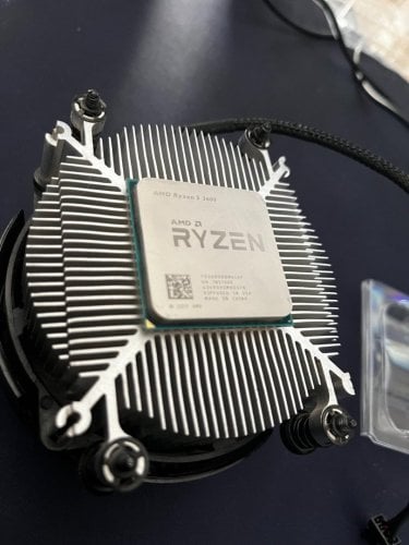 Περισσότερες πληροφορίες για "AMD RYZEN 5 2600 με ψύκτρα Wraith Stealth"