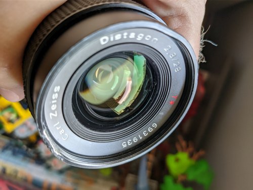 Περισσότερες πληροφορίες για "φακος Carl Zeiss Distagon  28mm f2.8     CONTAX  με ανταπτορα σε CANON EF"