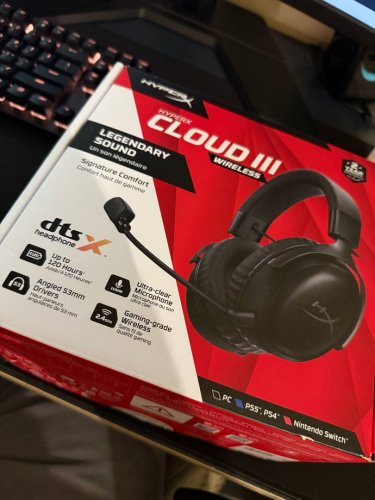 Περισσότερες πληροφορίες για "HyperX Cloud III Wireless gaming Headset"