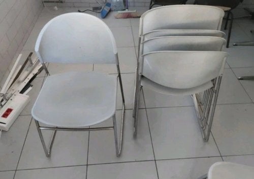 Περισσότερες πληροφορίες για "24 ίδιες καρέκλες (η τιμή είναι για όλες) από πρώην πρακτορείο ΟΠΑΠ"