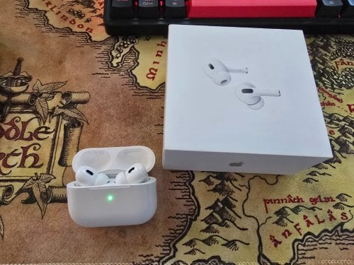 Περισσότερες πληροφορίες για "Apple AirPods Pro (2nd gen) with MagSafe Charging Case"
