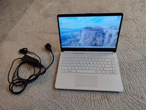 Περισσότερες πληροφορίες για "Hewlett Packard laptop HP 14s-fq0003nv 3020e/4GB/128GB Laptop"