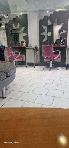 Περισσότερες πληροφορίες για "Βοηθός κομμωτήριου"