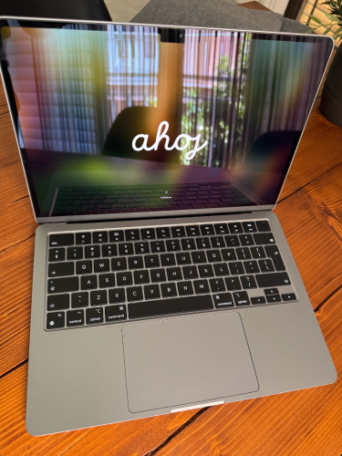 Περισσότερες πληροφορίες για "MacBook Air M2 13.6” 8gb ram 512gb ssd, 8-core CPU 10-core GPU"
