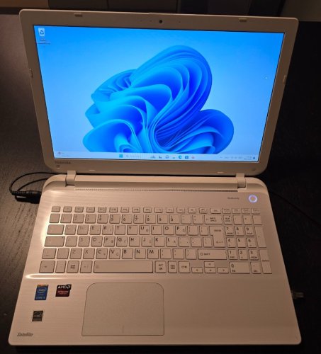 Περισσότερες πληροφορίες για "Toshiba L50-B"