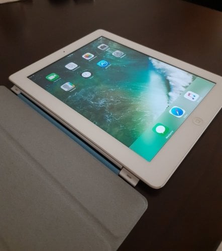 Περισσότερες πληροφορίες για "IPAD 4TH GEN 32GB"