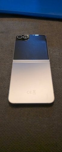 Περισσότερες πληροφορίες για "Samsung flip 6  256 Gb 12 gb ram"