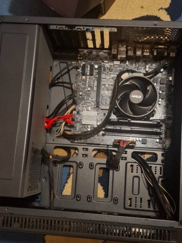 Περισσότερες πληροφορίες για "PC GAMING 16GB RAM RYZEN 3 3200G 3.6 Ghz"