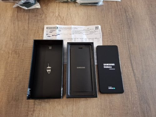 Περισσότερες πληροφορίες για "Samsung Galaxy S21+ 5G (Plus) | 8/256 | Black + 11 θήκες + ΔΩΡΟ Tablet Samsung A6 (SM-T280)"