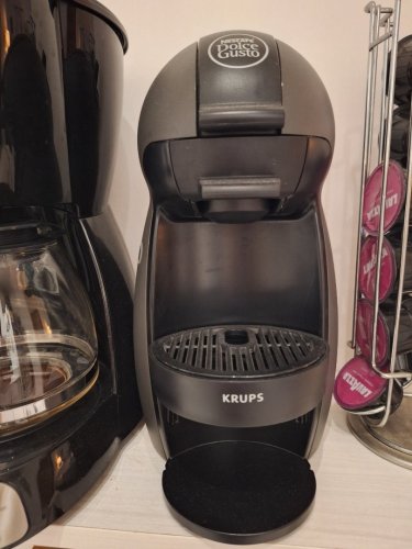 Περισσότερες πληροφορίες για "Dolce Gusto Espresso μηχανή + Δώρο 14 κάψουλες Lavazza και θήκη stand για κάψουλες"