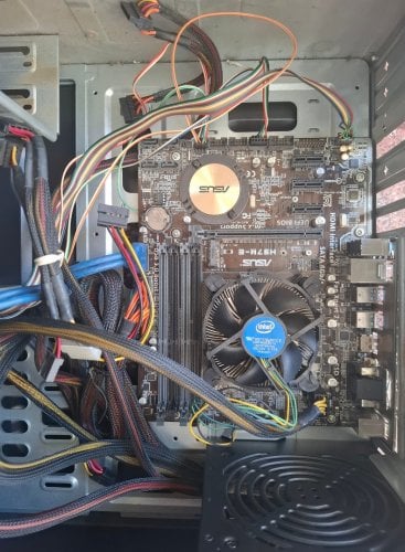Περισσότερες πληροφορίες για "Midi case+2 Motherboards+3XRAM"
