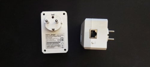 Περισσότερες πληροφορίες για "TP-LINK Powerline με Passthrough Πρίζα και Θύρα Ethernet 100mbps"