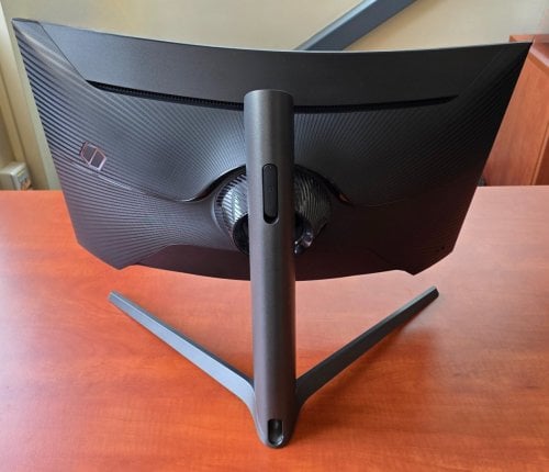 Περισσότερες πληροφορίες για "Samsung Odyssey G7 1000R C27G75TQSC (27'') 2K 240HZ G-SYNC FREESYNC"