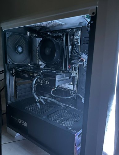 Περισσότερες πληροφορίες για "Πωλείται Gaming PC Ryzen 5 5600X | RTX 3060 12GB | 32GB RAM | SSD 500GB | Άριστο!"