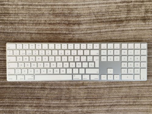 Περισσότερες πληροφορίες για "Apple Magic Keyboard (A1843) with numeric keypad (numpad - αριθμητικοί χαρακτήρες)"