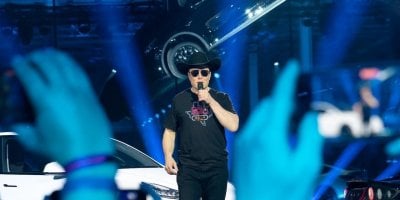 Η Tesla διαψεύδει αναφορές για αναζήτηση αντικαταστάτη του Elon Musk