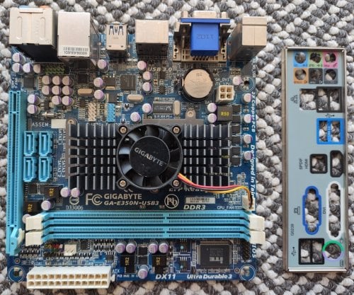 Περισσότερες πληροφορίες για "Gigabyte GA-E350N-USB3"