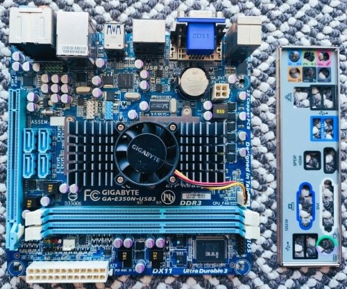 Περισσότερες πληροφορίες για "Gigabyte GA-E350N-USB3"