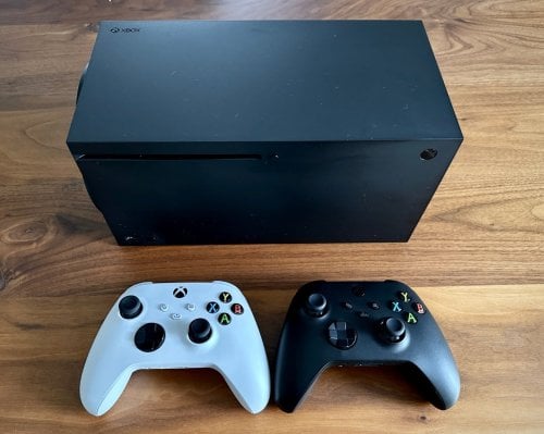 Περισσότερες πληροφορίες για "Microsoft Xbox Series X (1 TB) + 2 Controllers"