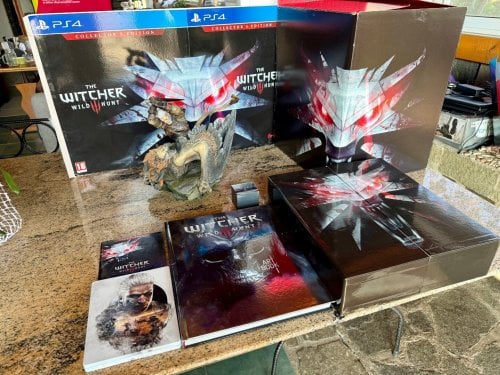 Περισσότερες πληροφορίες για "The Witcher 3 Wild Hunt Collector's Edition ps4"