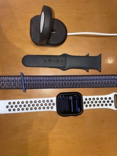 Περισσότερες πληροφορίες για "Apple Watch Series 8 (41mm/Μαύρο/Αλουμίνιο)"