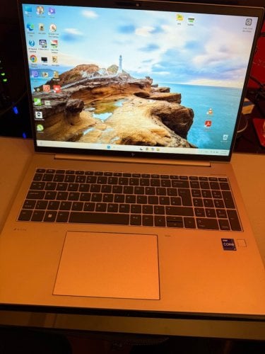 HP ZBook Firefly 16 G9 16" IPS FHD+ (i7-1260P/16GB/512GB SSD/W11 Pro )
