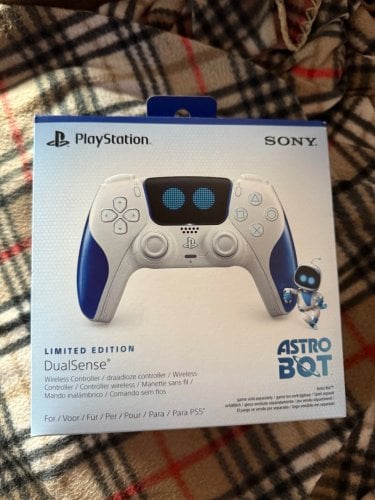 Περισσότερες πληροφορίες για "Limited edition Dualsense PS5"