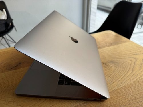 Περισσότερες πληροφορίες για " macbook pro 15inch 2018 - i7@2.2Ghz - 32gb ram - 1TB ssd"