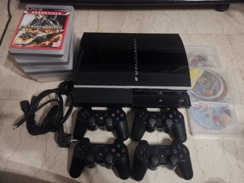Περισσότερες πληροφορίες για "PS3 60GB BACKWARDS COMPATIBLE + GAMES + GAMEPADS"