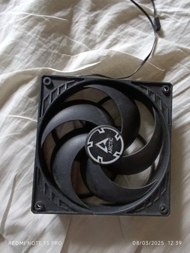 Περισσότερες πληροφορίες για "Case Fan Arctic P14 140mm PWM PST Value Pack - 5 Fans 3pin"