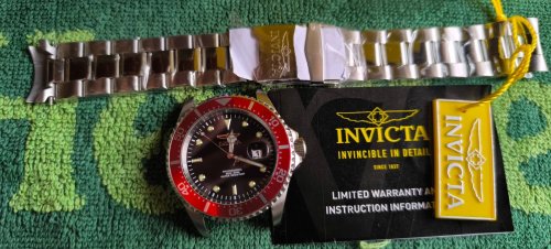 Περισσότερες πληροφορίες για "Invicta pro diver 22020"