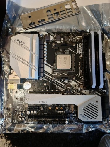 Περισσότερες πληροφορίες για "AMD Ryzen 7 5800X3D & ASROCK X570M μATX & DDR4 32GB @ 3600CL16."