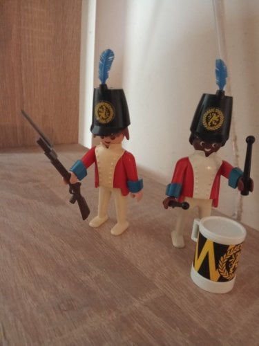 Περισσότερες πληροφορίες για "Playmobil Άγγλοι στρατιώτες 1980"
