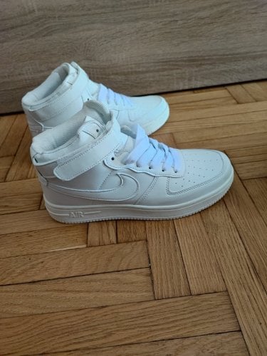 Περισσότερες πληροφορίες για "Nike Air force"