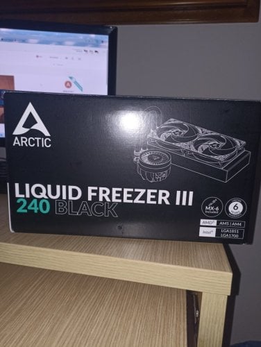 Περισσότερες πληροφορίες για "Arctic Liquid Freezer III 240 Black"