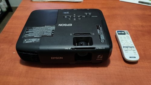 Προτζέκτορας EPSON EB-S03 με HDMI σε άριστη κατάσταση