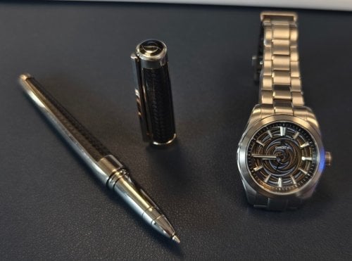 Περισσότερες πληροφορίες για "S.T. Dupont carbon ballpoint"