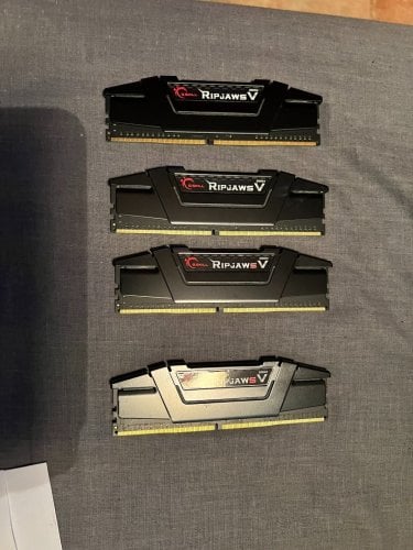 Περισσότερες πληροφορίες για "G.SKILL RIPJAWS V  4x4GB= 16GB   DDR4  3200Mhz"