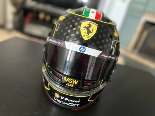 Περισσότερες πληροφορίες για "Charles Leclerc 2024 Monza Grand Prix F1 Full-Size 1:1 Replica Helmet"