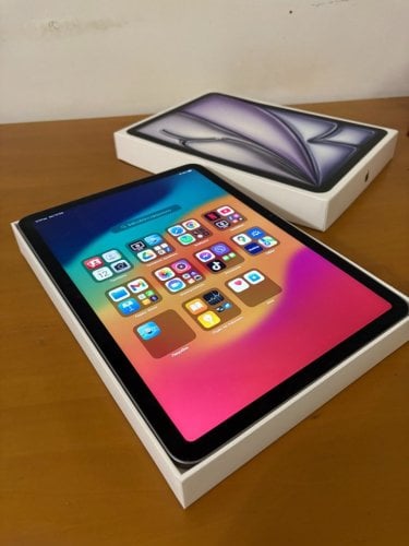 Περισσότερες πληροφορίες για "Apple iPad Air 2024 (/128 GB/M2/8 GB/iPadOS 17)"