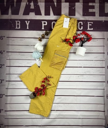 Περισσότερες πληροφορίες για "Nike Functional Trousers – Size S – New with Tags"